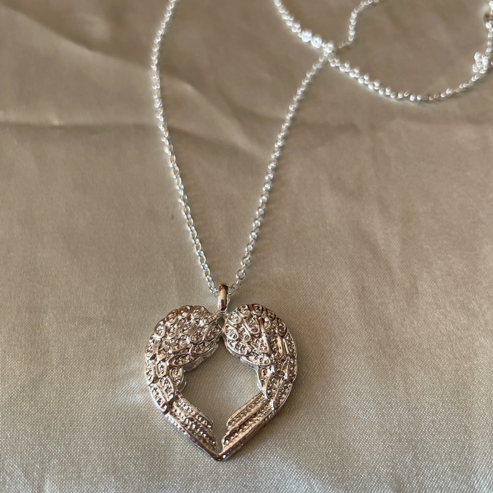 Silver Plated Angel Wing Heart Pendant Necklace.       Great Christmas Gift.